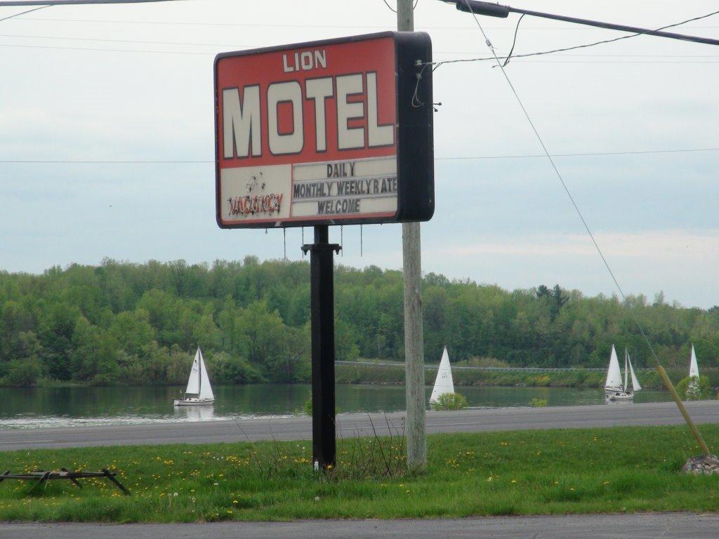 Lion Motel Long Sault Exterior photo